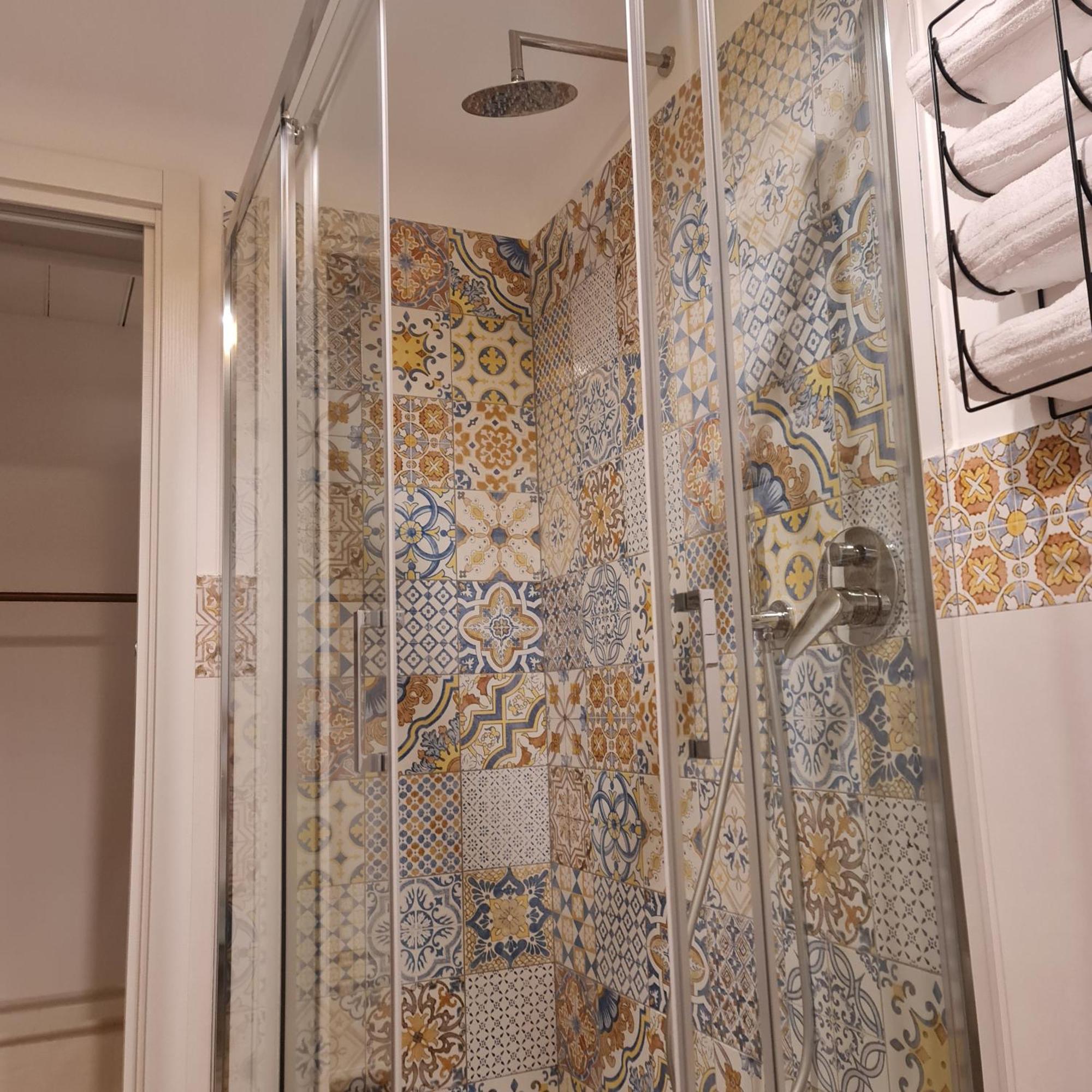 Mare Fuori B&B Salerno Værelse billede